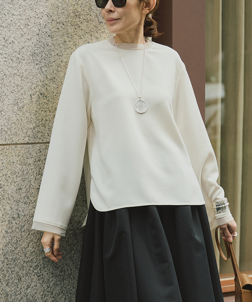 VERMEIL par iena(ヴェルメイユパーイエナ)の「Minimal Double Cross ブラウス(シャツ/ブラウス・レディース・ブラック/ホワイト・FREE)」の1枚目の写真