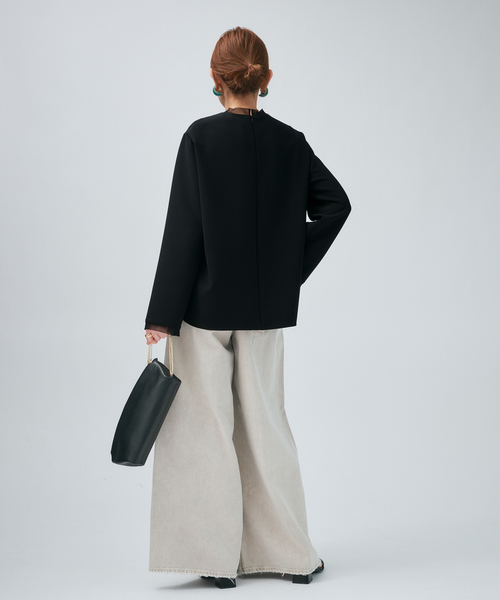 VERMEIL par iena(ヴェルメイユパーイエナ)の「Minimal Double Cross ブラウス(シャツ/ブラウス・レディース・ブラック/ホワイト・FREE)」の5枚目の写真