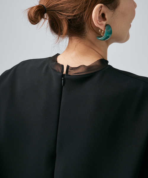 VERMEIL par iena(ヴェルメイユパーイエナ)の「Minimal Double Cross ブラウス(シャツ/ブラウス・レディース・ブラック/ホワイト・FREE)」の9枚目の写真