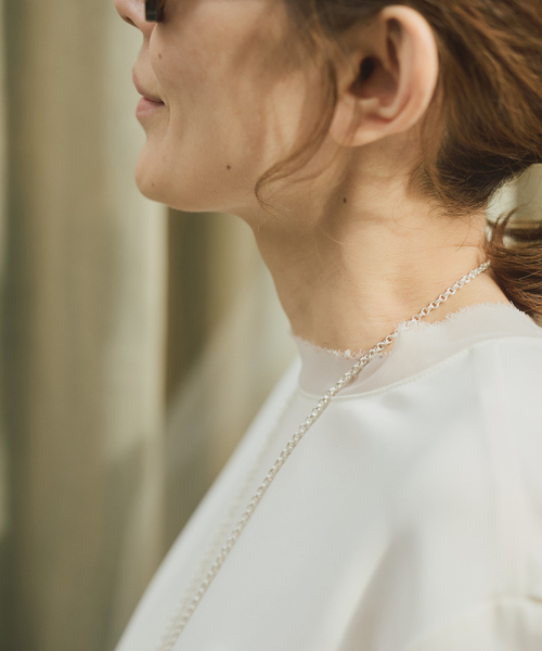 VERMEIL par iena(ヴェルメイユパーイエナ)の「Minimal Double Cross ブラウス(シャツ/ブラウス・レディース・ブラック/ホワイト・FREE)」の13枚目の写真