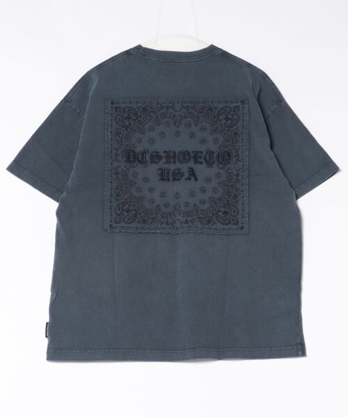 DC(ディーシー)の「DC/ディーシー 半袖 Tシャツ バックプリント バンダナ柄 DST262008(Tシャツ/カットソー・メンズ・スミクロ/ベージュ/ネイビー/ブラック・M/L/XL/S/2XL)」の6枚目の写真