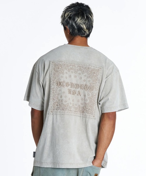 DC(ディーシー)の「DC/ディーシー 半袖 Tシャツ バックプリント バンダナ柄 DST262008(Tシャツ/カットソー・メンズ・スミクロ/ベージュ/ネイビー/ブラック・M/L/XL/S/2XL)」の15枚目の写真