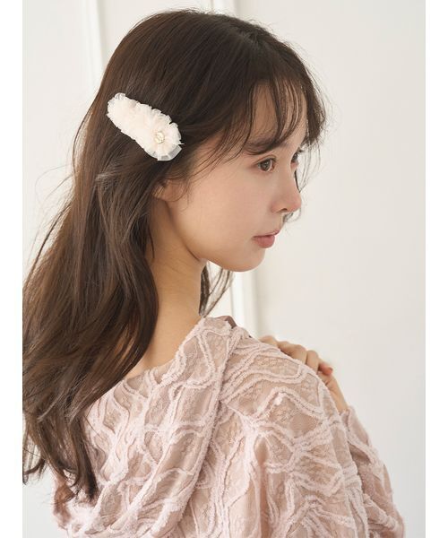 SNIDEL HOME(スナイデルホーム)の「チュールクリップ(ヘアピン・レディース・ピンク/グレー/アイボリー・F)」の2枚目の写真