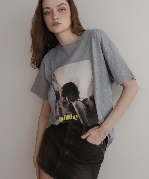 Mili affinity(ミリアフィニティー)の「オーバーサイズフォトプリントTシャツ(Tシャツ/カットソー・レディース・チャコール/ブラック/杢グレー/オフホワイト・FREE)」の21枚目の写真