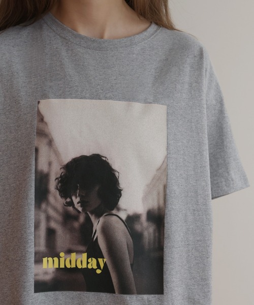 Mili affinity(ミリアフィニティー)の「オーバーサイズフォトプリントTシャツ(Tシャツ/カットソー・レディース・チャコール/ブラック/杢グレー/オフホワイト・FREE)」の22枚目の写真