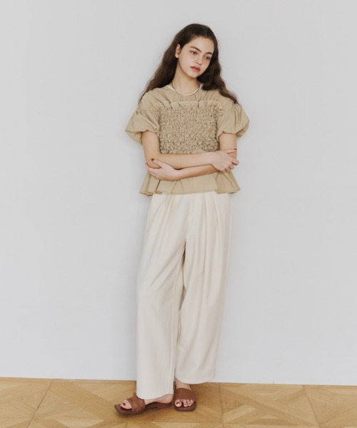 OLUN(オルン)の「shirring frill top/シャーリングフリルトップス(Tシャツ/カットソー・レディース・ブラック/アイボリー/ベージュ・FREE)」の5枚目の写真