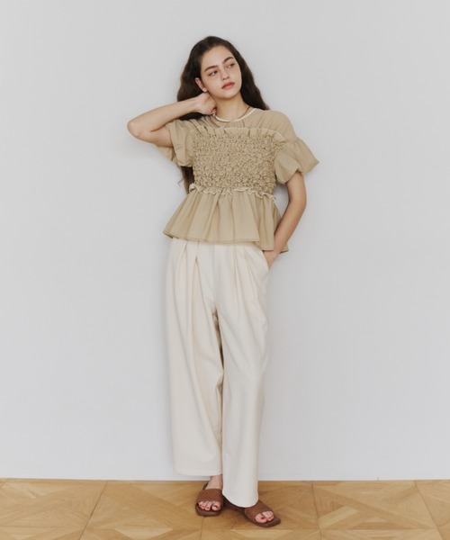 OLUN(オルン)の「shirring frill top/シャーリングフリルトップス(Tシャツ/カットソー・レディース・ブラック/アイボリー/ベージュ・FREE)」の6枚目の写真