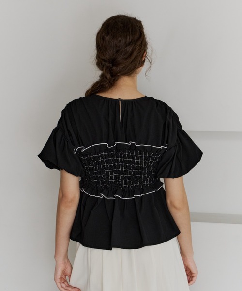 OLUN(オルン)の「shirring frill top/シャーリングフリルトップス(Tシャツ/カットソー・レディース・ブラック/アイボリー/ベージュ・FREE)」の11枚目の写真