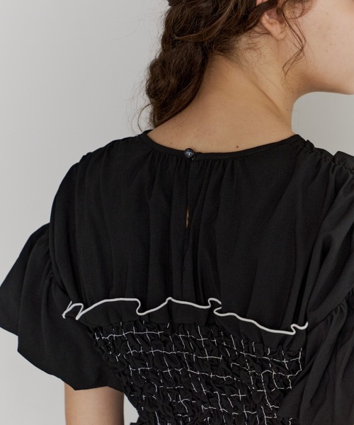 OLUN(オルン)の「shirring frill top/シャーリングフリルトップス(Tシャツ/カットソー・レディース・ブラック/アイボリー/ベージュ・FREE)」の13枚目の写真