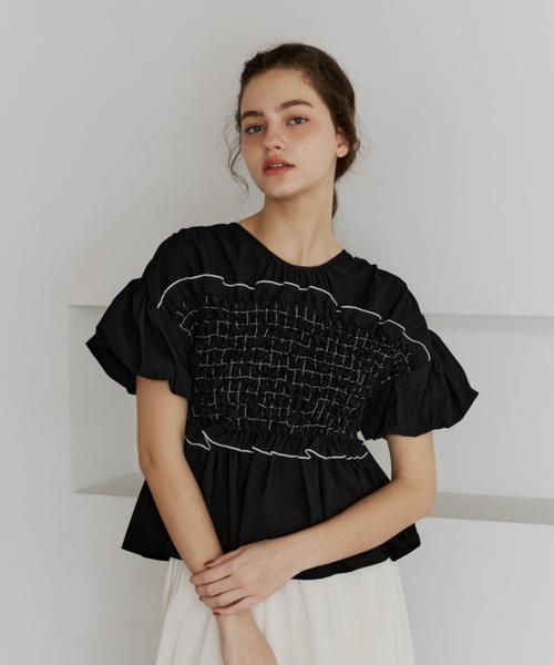 OLUN(オルン)の「shirring frill top/シャーリングフリルトップス(Tシャツ/カットソー・レディース・ブラック/アイボリー/ベージュ・FREE)」の8枚目の写真
