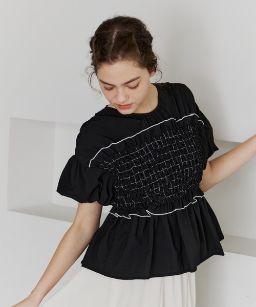 OLUN(オルン)の「shirring frill top/シャーリングフリルトップス(Tシャツ/カットソー・レディース・ブラック/アイボリー/ベージュ・FREE)」の10枚目の写真