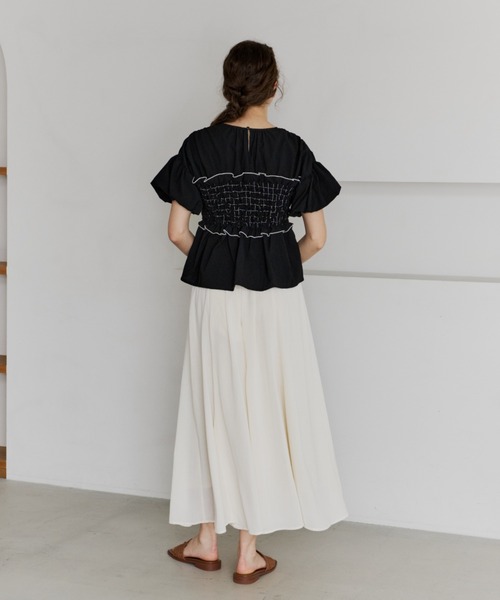 OLUN(オルン)の「shirring frill top/シャーリングフリルトップス(Tシャツ/カットソー・レディース・ブラック/アイボリー/ベージュ・FREE)」の17枚目の写真