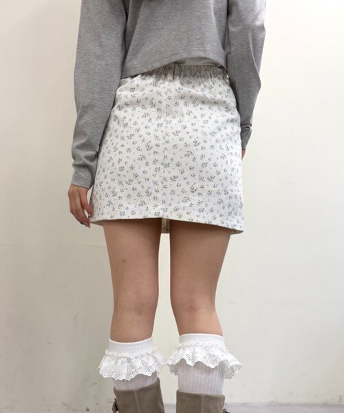 w closet(ダブルクローゼット)の「花柄ミニスカパン(スカート・レディース・ピンク/ブルー・SMALL/MEDIUM)」の4枚目の写真