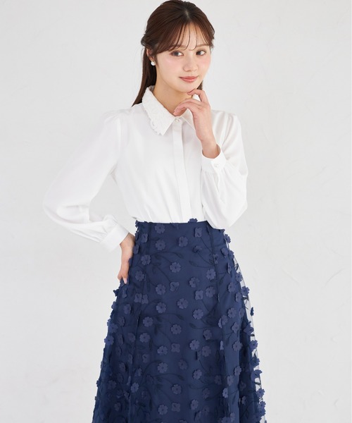 tocco closet(トッコ クローゼット)の「立体フラワーモチーフ刺繍シアーフレアスカート(スカート・レディース・ネイビー/コーラルピンク・M)」の8枚目の写真