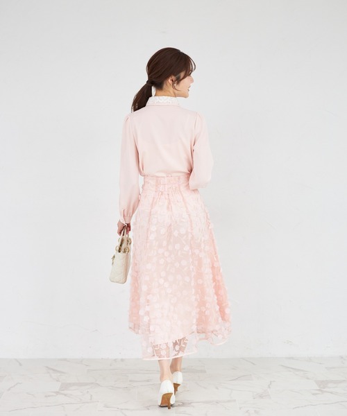 tocco closet(トッコ クローゼット)の「立体フラワーモチーフ刺繍シアーフレアスカート(スカート・レディース・ネイビー/コーラルピンク・M)」の13枚目の写真