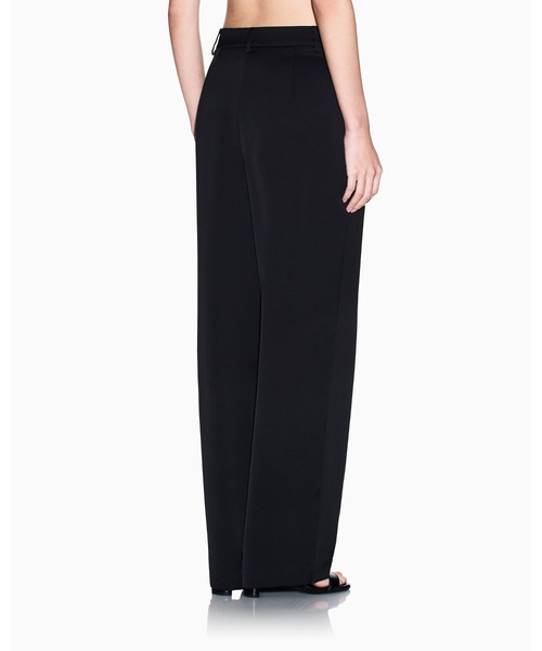 ARMANI EXCHANGE(アルマーニエクスチェンジ)の「【A|X アルマーニ エクスチェンジ】ポリクレープサテン ストレートパンツ(EC限定カラー含)(スラックス・レディース・サンドベージュ/ブラック・6/4/2/0)」の8枚目の写真