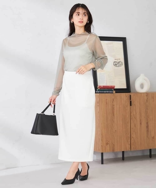 a.v.v(アーヴェヴェ)の「シャイニーシアーハイネックカットソー(Tシャツ/カットソー・レディース・グレー/アイボリー・40/38)」の18枚目の写真