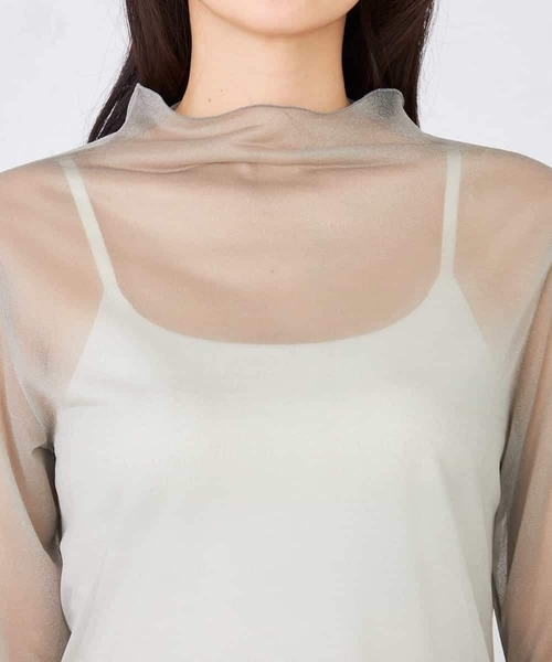 a.v.v(アーヴェヴェ)の「シャイニーシアーハイネックカットソー(Tシャツ/カットソー・レディース・グレー/アイボリー・40/38)」の7枚目の写真