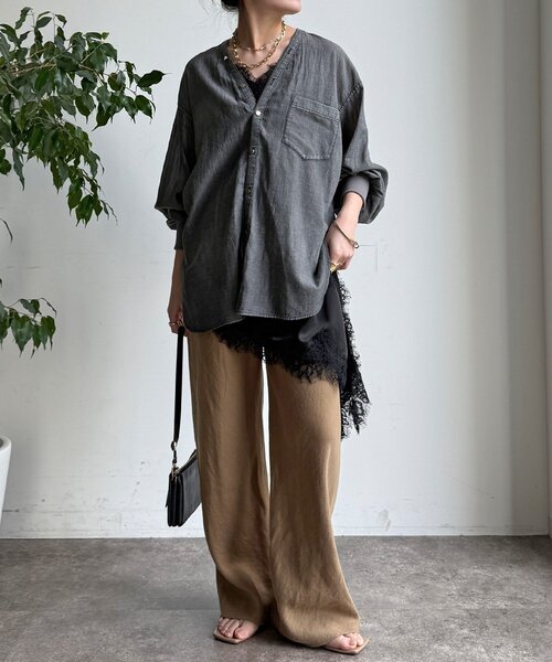 DouDou（ドゥドゥ）の「シアーデニム袖リブVVシャツ（シャツ/ブラウス・レディース・サックスブルー/グレー/ネイビー・FREE）」の4枚目の写真