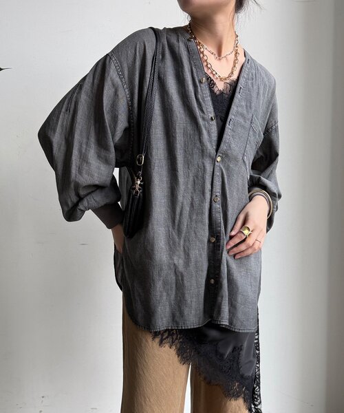 DouDou（ドゥドゥ）の「シアーデニム袖リブVVシャツ（シャツ/ブラウス・レディース・サックスブルー/グレー/ネイビー・FREE）」の10枚目の写真