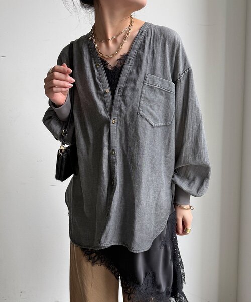 DouDou（ドゥドゥ）の「シアーデニム袖リブVVシャツ（シャツ/ブラウス・レディース・サックスブルー/グレー/ネイビー・FREE）」の11枚目の写真