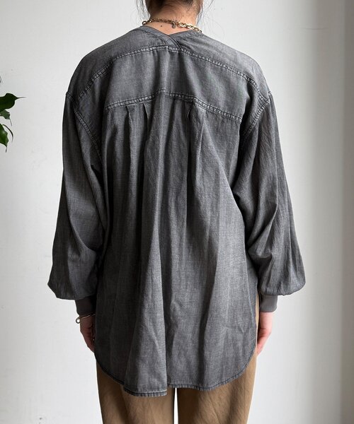 DouDou（ドゥドゥ）の「シアーデニム袖リブVVシャツ（シャツ/ブラウス・レディース・サックスブルー/グレー/ネイビー・FREE）」の15枚目の写真