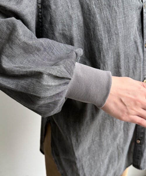 DouDou（ドゥドゥ）の「シアーデニム袖リブVVシャツ（シャツ/ブラウス・レディース・サックスブルー/グレー/ネイビー・FREE）」の19枚目の写真