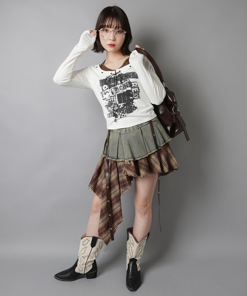 SPINNS(スピンズ)の「キャミ仕込みで差がつく☆ロマンスパンクレイヤードトップス(Tシャツ/カットソー・レディース・ブラック/杢グレー/オフホワイト・ONESIZE)」の16枚目の写真