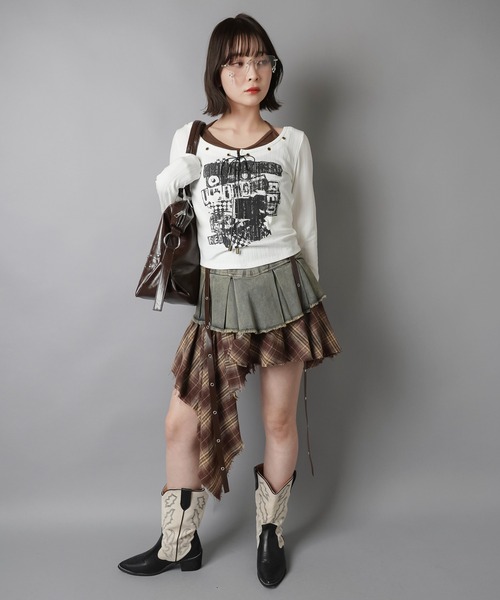 SPINNS(スピンズ)の「キャミ仕込みで差がつく☆ロマンスパンクレイヤードトップス(Tシャツ/カットソー・レディース・ブラック/杢グレー/オフホワイト・ONESIZE)」の17枚目の写真