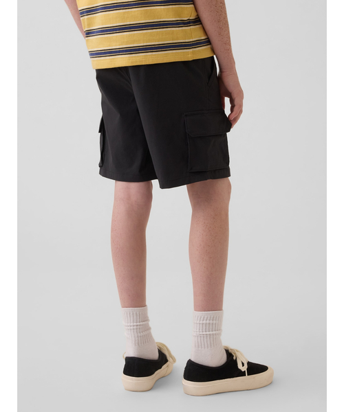GAP(ギャップ)の「リラックスフィット プルオン ハイブリッド カーゴショートパンツ (キッズ)(その他パンツ・キッズ・ベージュ/ブラック/グレー・160cm/150cm/140cm/130cm/120cm/110cm)」の12枚目の写真