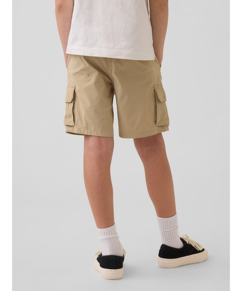 GAP(ギャップ)の「リラックスフィット プルオン ハイブリッド カーゴショートパンツ (キッズ)(その他パンツ・キッズ・ベージュ/ブラック/グレー・160cm/150cm/140cm/130cm/120cm/110cm)」の13枚目の写真