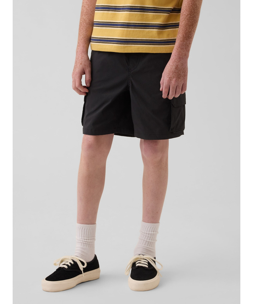 GAP(ギャップ)の「リラックスフィット プルオン ハイブリッド カーゴショートパンツ (キッズ)(その他パンツ・キッズ・ベージュ/ブラック/グレー・160cm/150cm/140cm/130cm/120cm/110cm)」の2枚目の写真