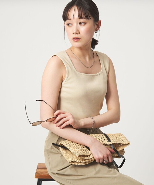 green label relaxing(グリーンレーベルリラクシング)の「デコルテ フライス タンクトップ 抗菌(タンクトップ・レディース・ダークブラウン/オフホワイト/ブラック/ベージュ/オリーブ/モカ・FREE)」の5枚目の写真