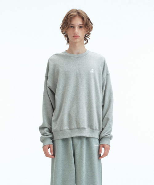 Rest&Recreation(レストアンドレクリエーション)の「OVERSIZED LOGO SWEATSHIRT - GREY(スウェット・レディース・その他・ONE)」の3枚目の写真