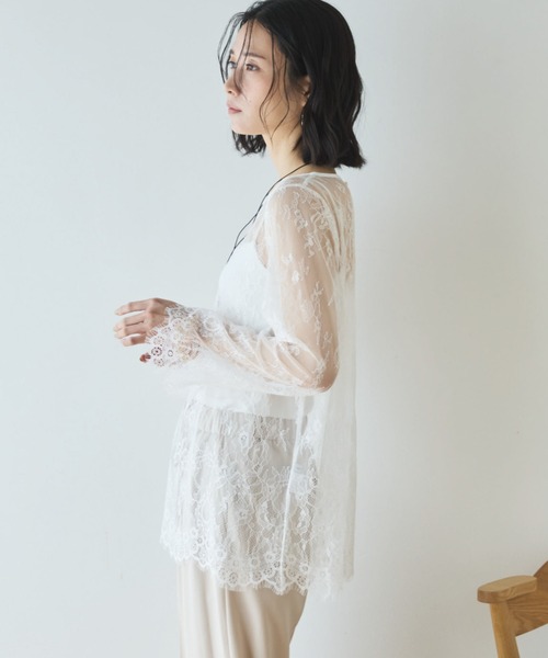 Doux archives（ドゥアルシーヴ）の「スカラップレーストップス（シャツ/ブラウス・レディース・オフホワイト/ブラック/アイボリー・FREE）」の14枚目の写真