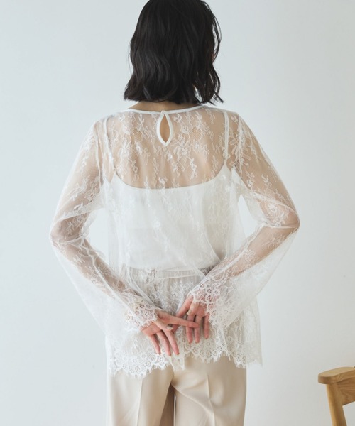 Doux archives（ドゥアルシーヴ）の「スカラップレーストップス（シャツ/ブラウス・レディース・オフホワイト/ブラック/アイボリー・FREE）」の17枚目の写真