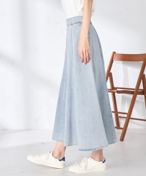 GALLORIA（ギャローリア）の「デニム接ぎフレアスカート（デニムスカート・レディース・ネイビー/ライトブルー・L/LL/M/S）」の4枚目の写真