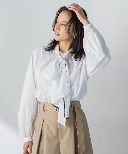 LAUTREAMONT(ロートレアモン)の「ボウタイタイプライターブラウス(シャツ/ブラウス・レディース・ライトブルー/ホワイト・9号)」の1枚目の写真