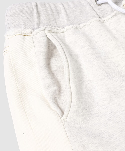 FACETASM(ファセッタズム)の「DENIM MERGING SWEAT PANTS(スウェットパンツ・メンズ・ホワイト×ホワイト・4/3)」の4枚目の写真