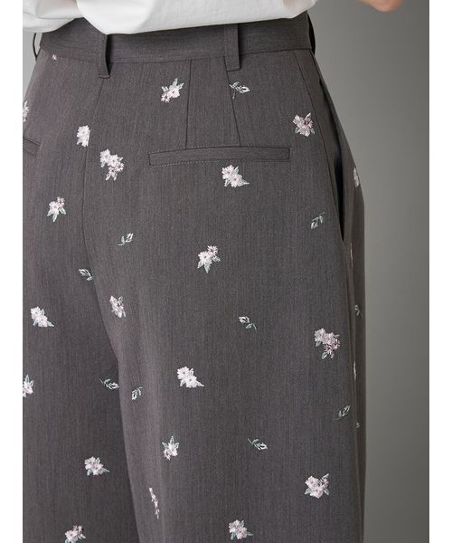 LILY BROWN（リリーブラウン）の「【LILY BROWN×KEITA MARUYAMA】sakuraエンブロイダリートラウザーズ（その他パンツ・レディース・ネイビー/グレー・1/0）」の12枚目の写真