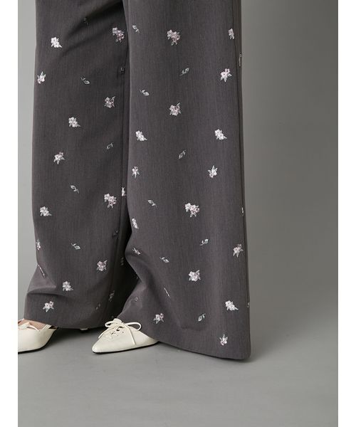 LILY BROWN（リリーブラウン）の「【LILY BROWN×KEITA MARUYAMA】sakuraエンブロイダリートラウザーズ（その他パンツ・レディース・ネイビー/グレー・1/0）」の13枚目の写真