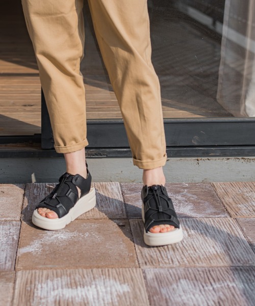 Re:getA（リゲッタ）の「Re:getA 軽量厚底スポーティサンダル RE253（サンダル・レディース・ブラック×ブラック/ブラック/ベージュ・L/M/S）」の4枚目の写真