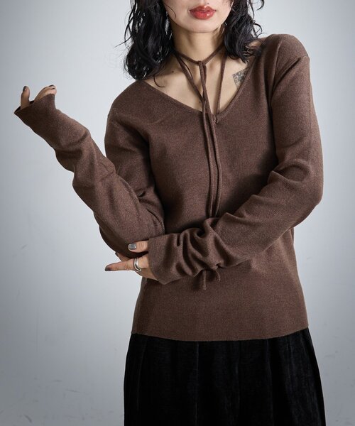 goocy（グーシー）の「【着回し力抜群！】チョーカー付き前後2WAYニット（ニット/セーター・レディース・ブラウン/ブラック/アイボリー・FREE）」の3枚目の写真