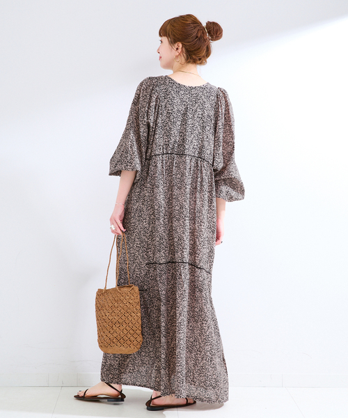 Fanaka(ファナカ)の「【WEB限定】別注 / FANAKA / モノトーンプリントパフスリーブワンピ(ワンピース・レディース・ブラック系その他/ブラック・FREE)」の4枚目の写真