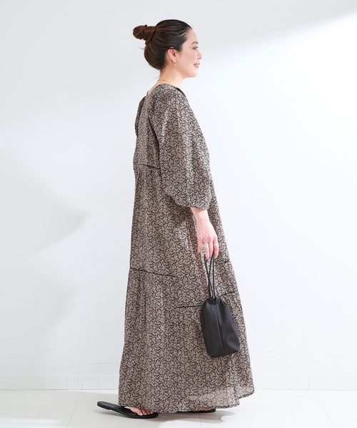 Fanaka(ファナカ)の「【WEB限定】別注 / FANAKA / モノトーンプリントパフスリーブワンピ(ワンピース・レディース・ブラック系その他/ブラック・FREE)」の8枚目の写真
