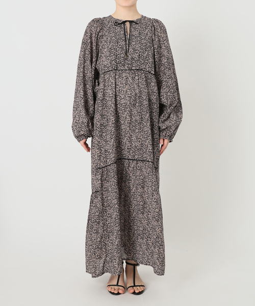 Fanaka(ファナカ)の「【WEB限定】別注 / FANAKA / モノトーンプリントパフスリーブワンピ(ワンピース・レディース・ブラック系その他/ブラック・FREE)」の18枚目の写真