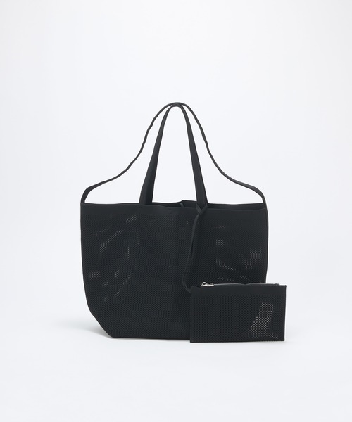 Breath TOPKAPI（ブレストプカピ）の「【Breath TOPKAPI】ニットジャガード 2way ビッグ トートバッグ ポーチ付き（トートバッグ・レディース・ブラック/グレイッシュブルー/ライトグレー/ブラウン/ベージュ・FREE）」の2枚目の写真