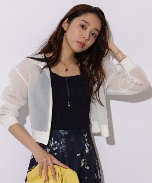 JUSGLITTY(ジャスグリッティー)の「シアーコンパクトパーカー(ニット/セーター・レディース・ピンク/ホワイト・2)」の13枚目の写真