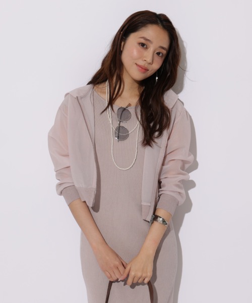 JUSGLITTY(ジャスグリッティー)の「シアーコンパクトパーカー(ニット/セーター・レディース・ピンク/ホワイト・2)」の18枚目の写真