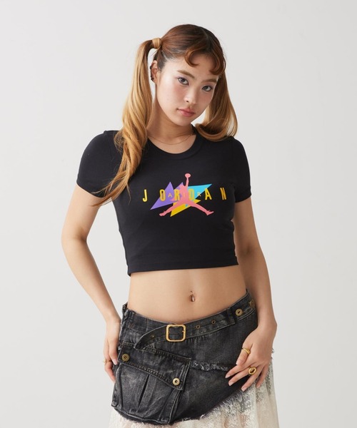 JORDAN BRAND(ジョーダンブランド)の「ジョーダン フライト ウィメンズ グラフィック Tシャツ / Jordan Flight Women's Graphic T-Shirt IF0825-010 Black(Tシャツ/カットソー・レディース・ブラック・L/M/S/XL/XS)」の1枚目の写真
